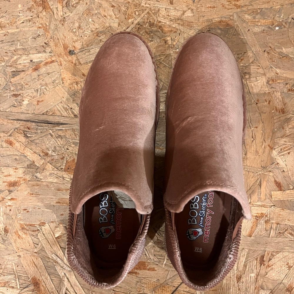 BOBS from Skechers Pink Velvet Ankle Boots - Memory Foam - Size 6 - Picture 2 of 6